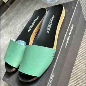 New in box Collection Privee Slide Sandals